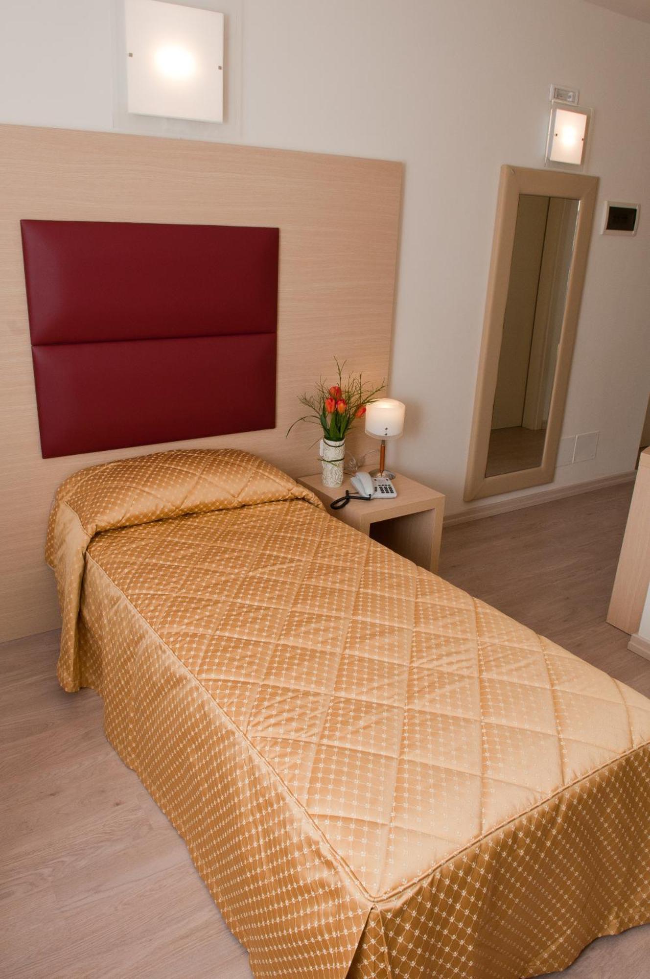 Hotel Villa Maternini Vazzola Номер фото