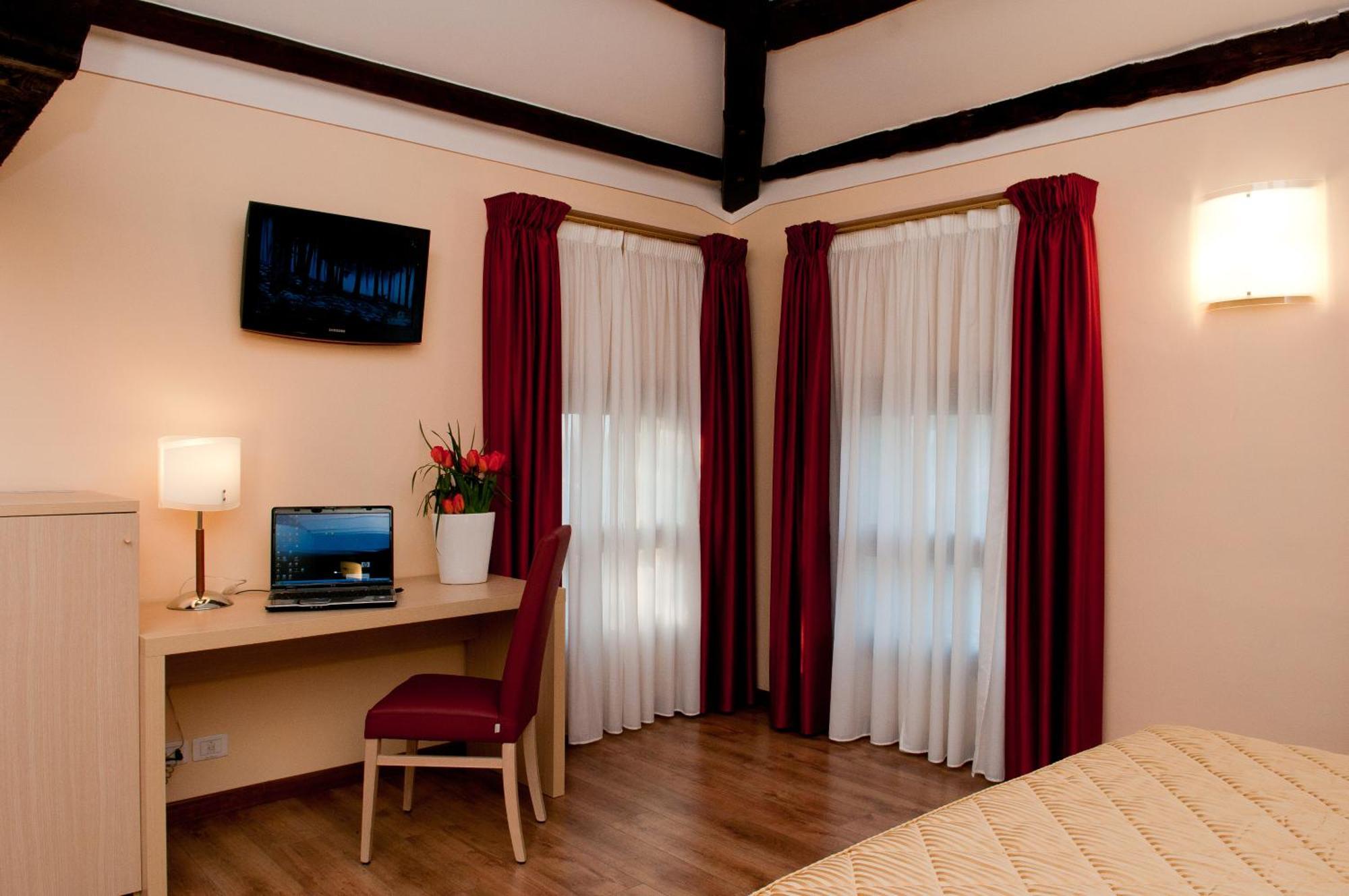 Hotel Villa Maternini Vazzola Номер фото