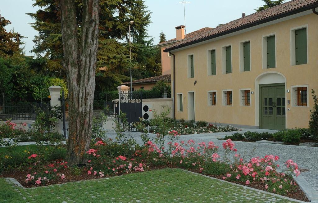 Hotel Villa Maternini Vazzola Екстер'єр фото